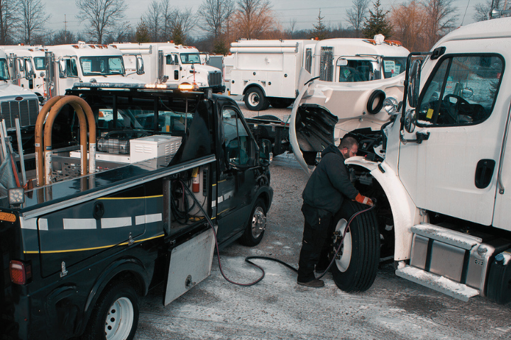 Applications That Use Heavy-Duty Jump Starters